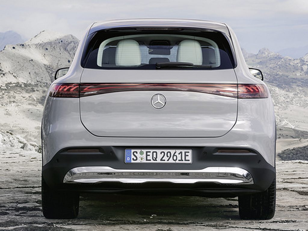 2022 Mercedes Benz EQS SUV Unveil Rear