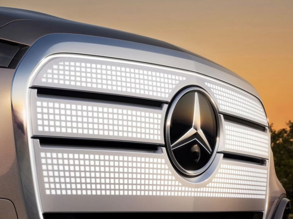 Mercedes-Benz GLC EV grille