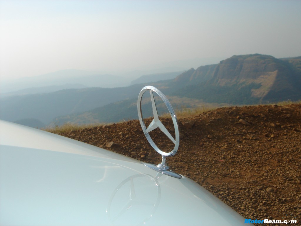 Mercedes-Benz_Logo_Wallpaper