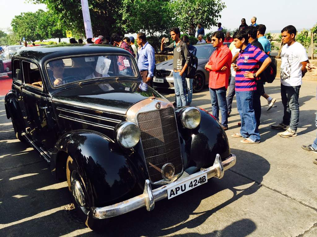 Mercedes-Classic-Car-Rally-Mumbai-Ponton