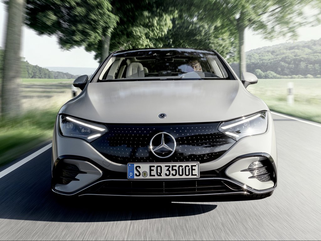 Mercedes EQE Front