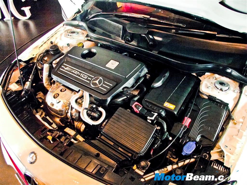 Mercedes GLA45 AMG Engine