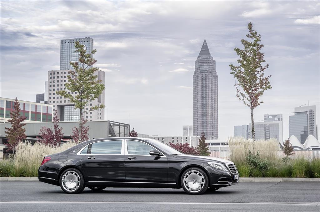 Mercedes-Maybach S-Class Side