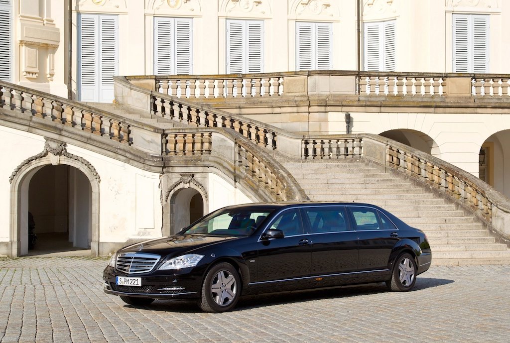 Mercedes S600 Pullman Guard