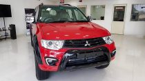 Mitsubishi Pajero Sport Select Plus Red Black