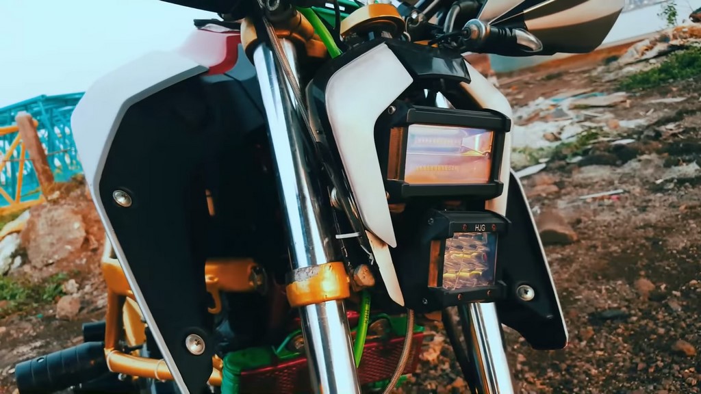 Modified Bajaj Pulsar 220 Headlight