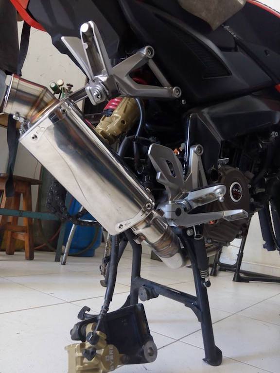 Modified Bajaj pulsar 200 NS