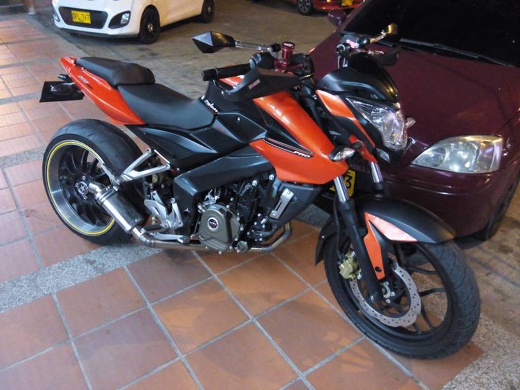 Modified Pulsar 200 NS Gets Fatter Rear Tyre & Single Sided Swingarm