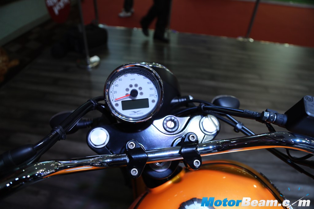 Moto Guzzi V9 Roamer 4