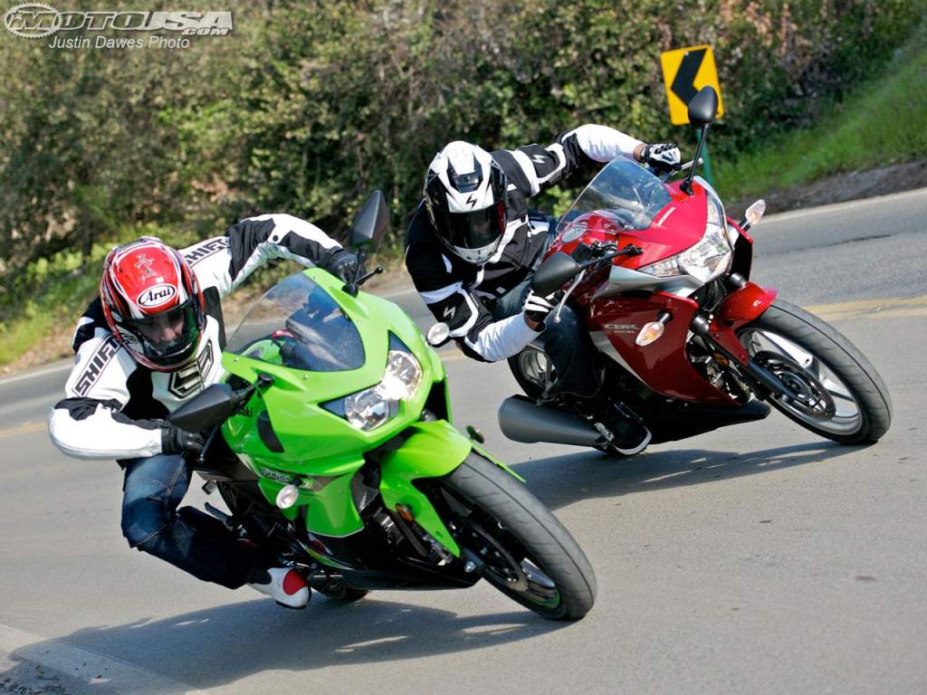 Bakterie Annoncør Demontere Kawasaki Ninja 250R vs Honda CBR250R