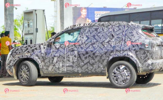 Nissan C-segment SUV rear