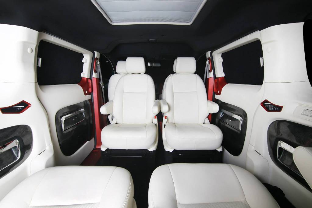 Nissan Evalia Lounge Seating