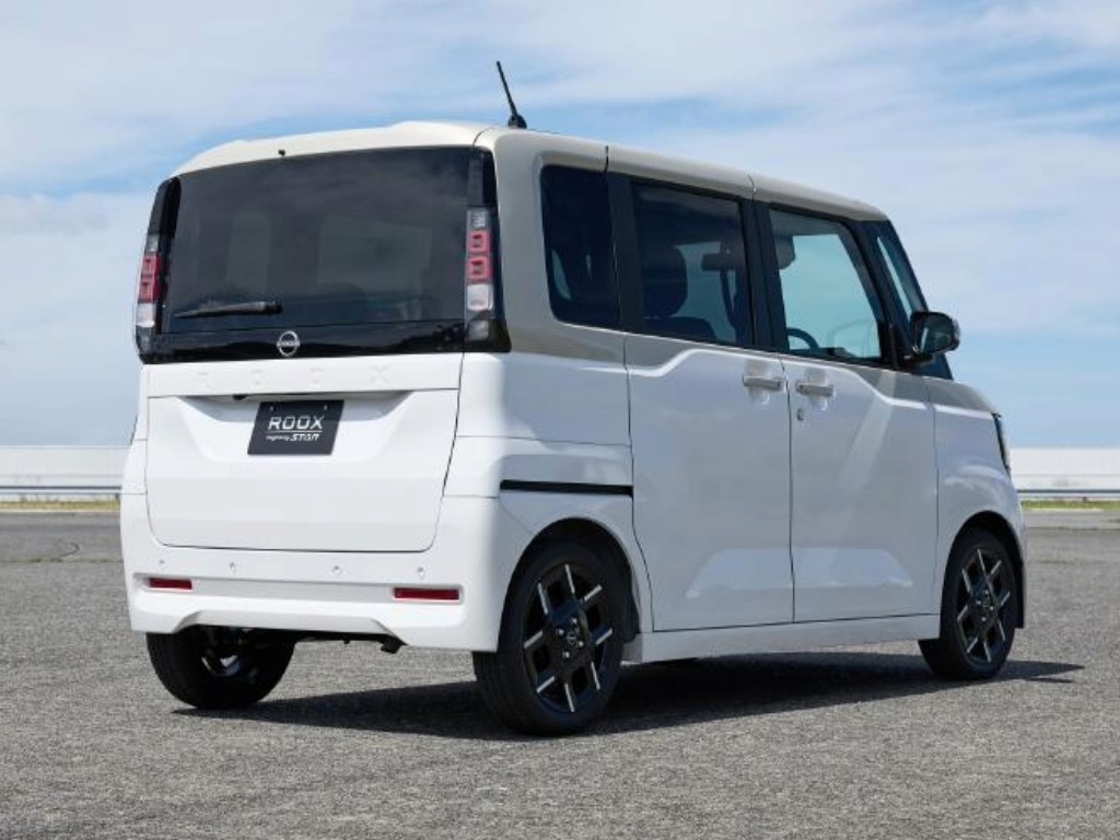 Nissan Roox rear