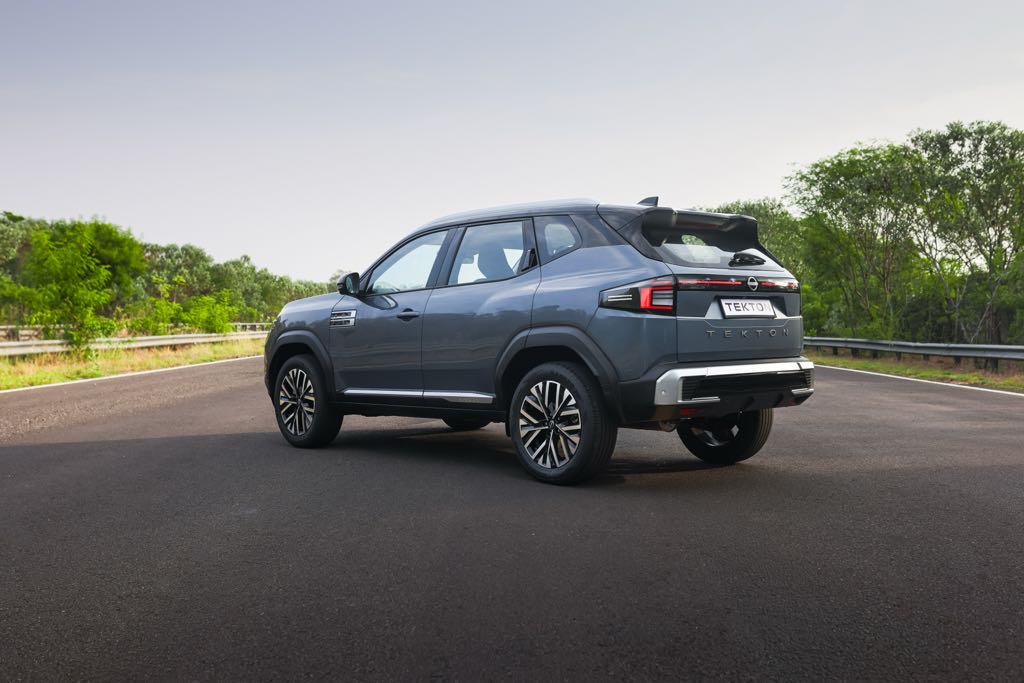 Nissan Tekton Rear Profile