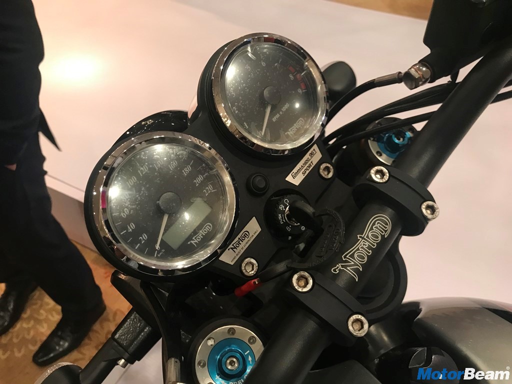 Norton Commando 961 Sport Instrument Console