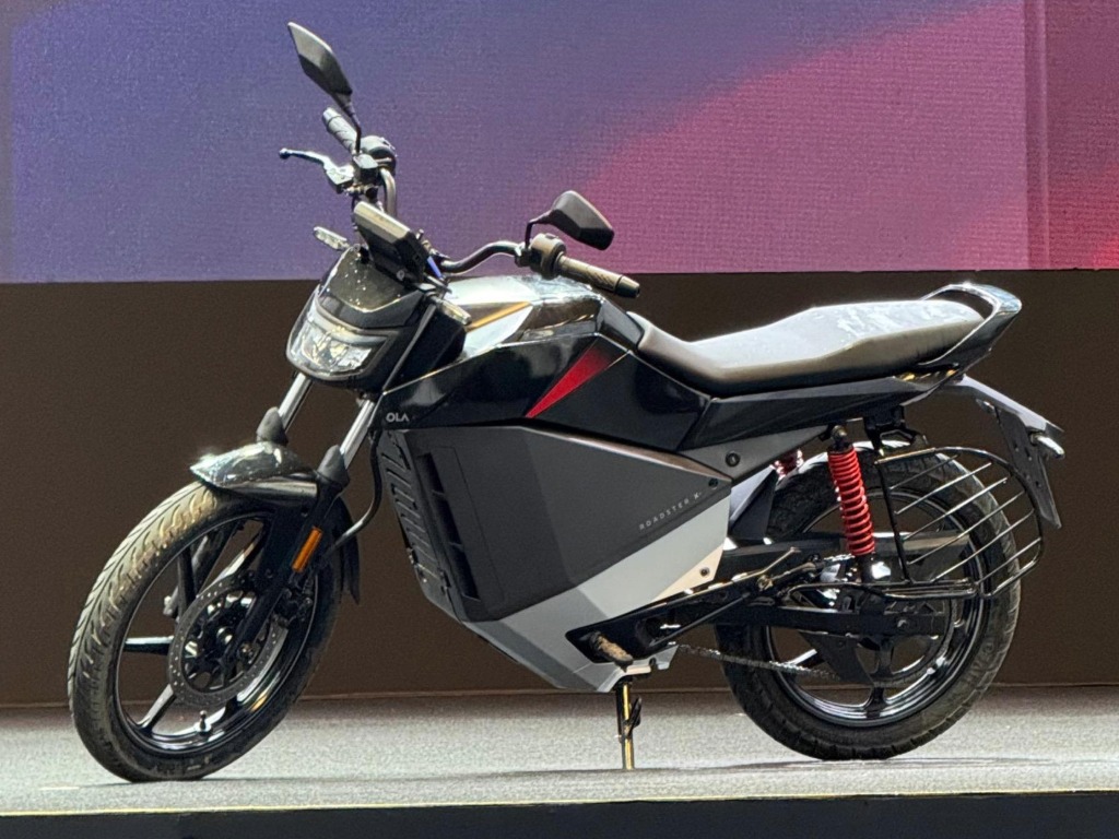 OLA Roadster X+ front