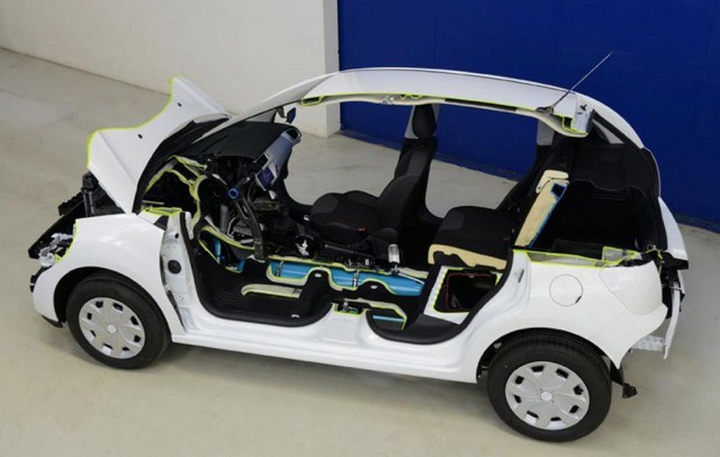 Peugeot Citroen Hybrid Air Concept Side