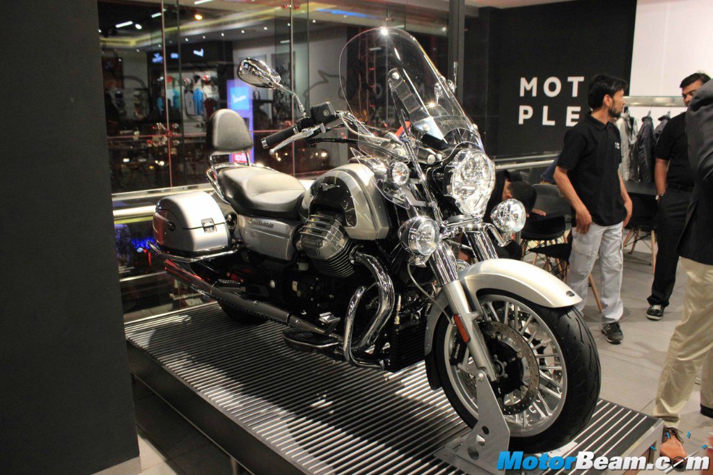 Piaggio Motoplex Moto Guzzi Touring SE