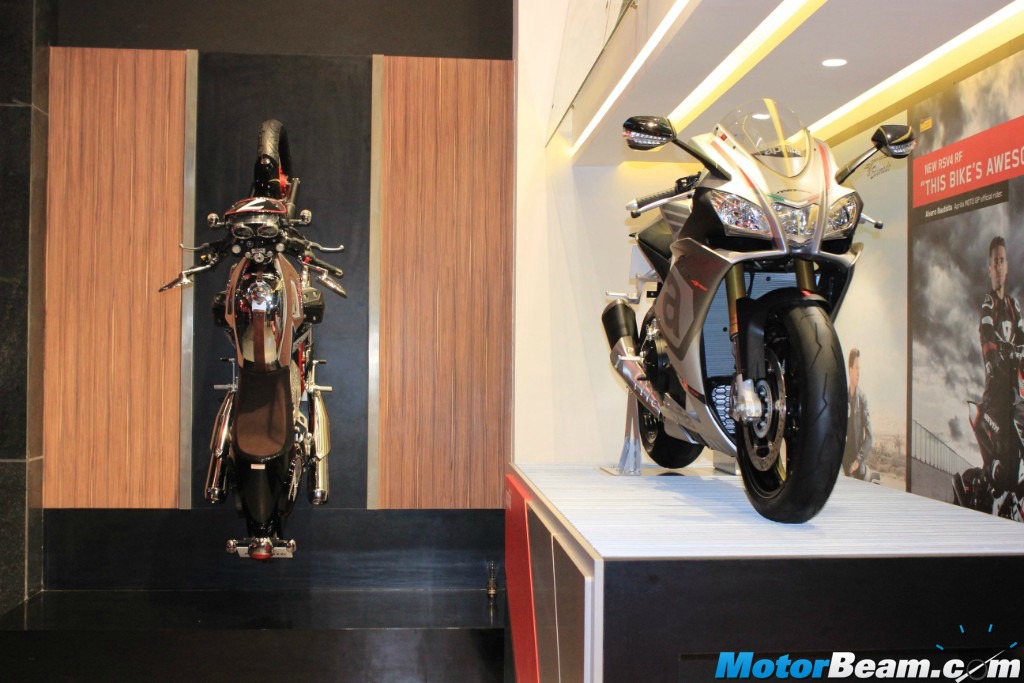 Piaggio Motoplex Store Display