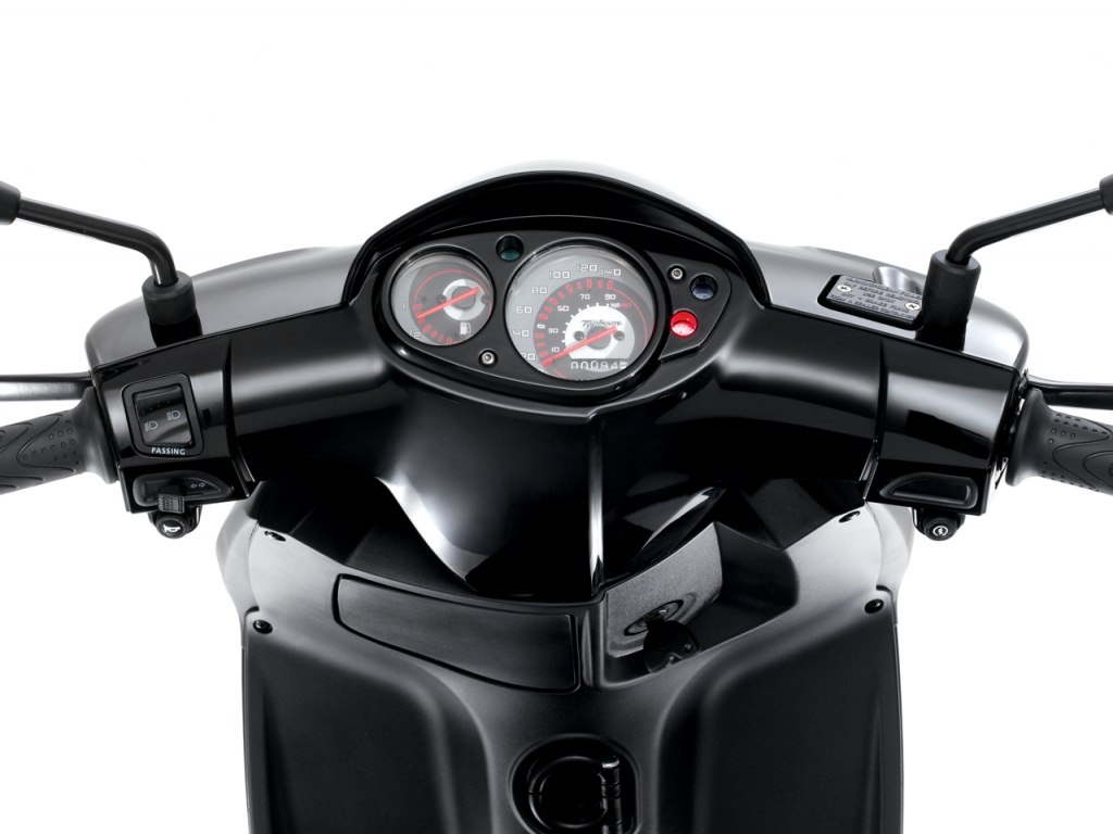 Piaggio Typhoon 50 review 