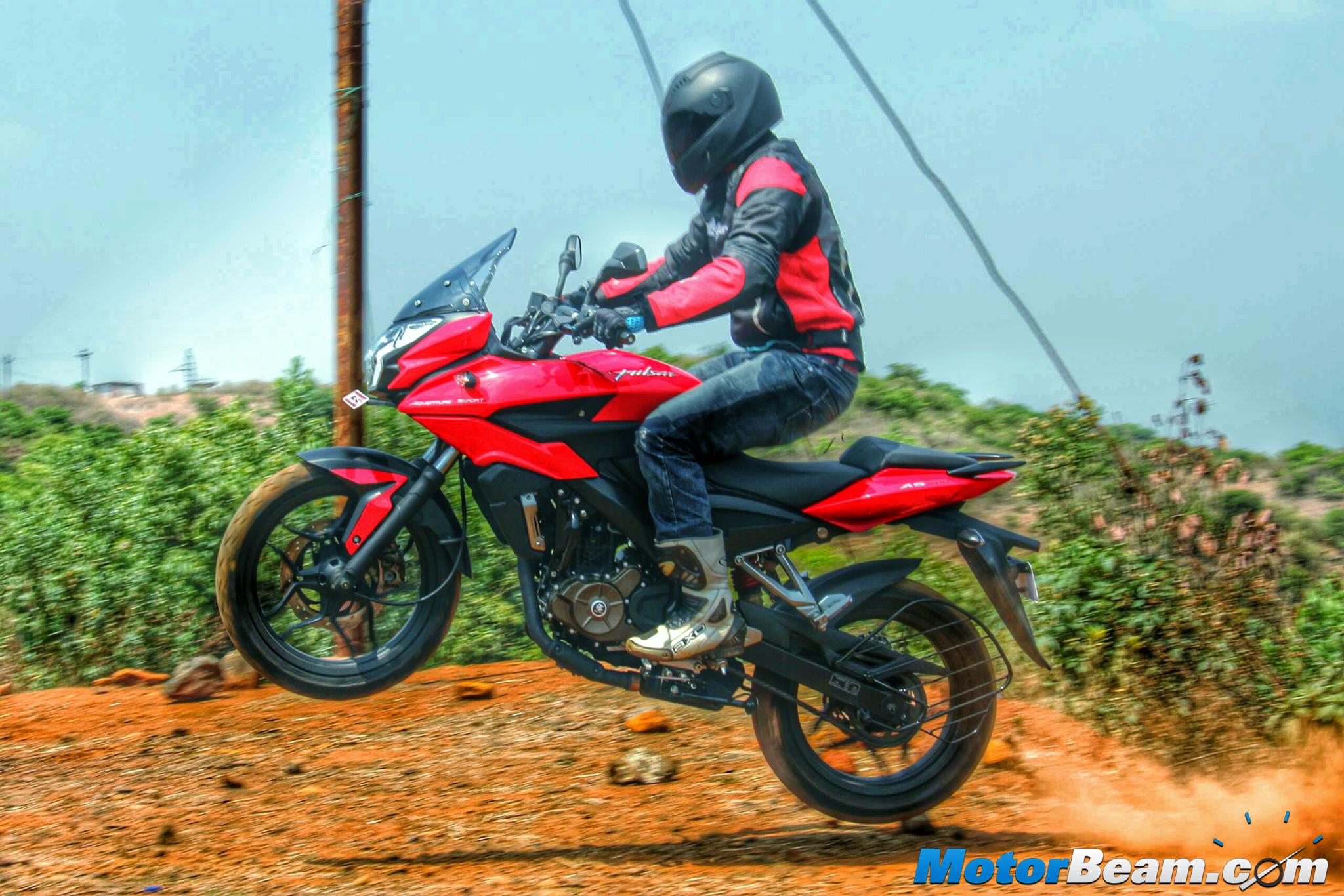 Pulsar 200 AS Review