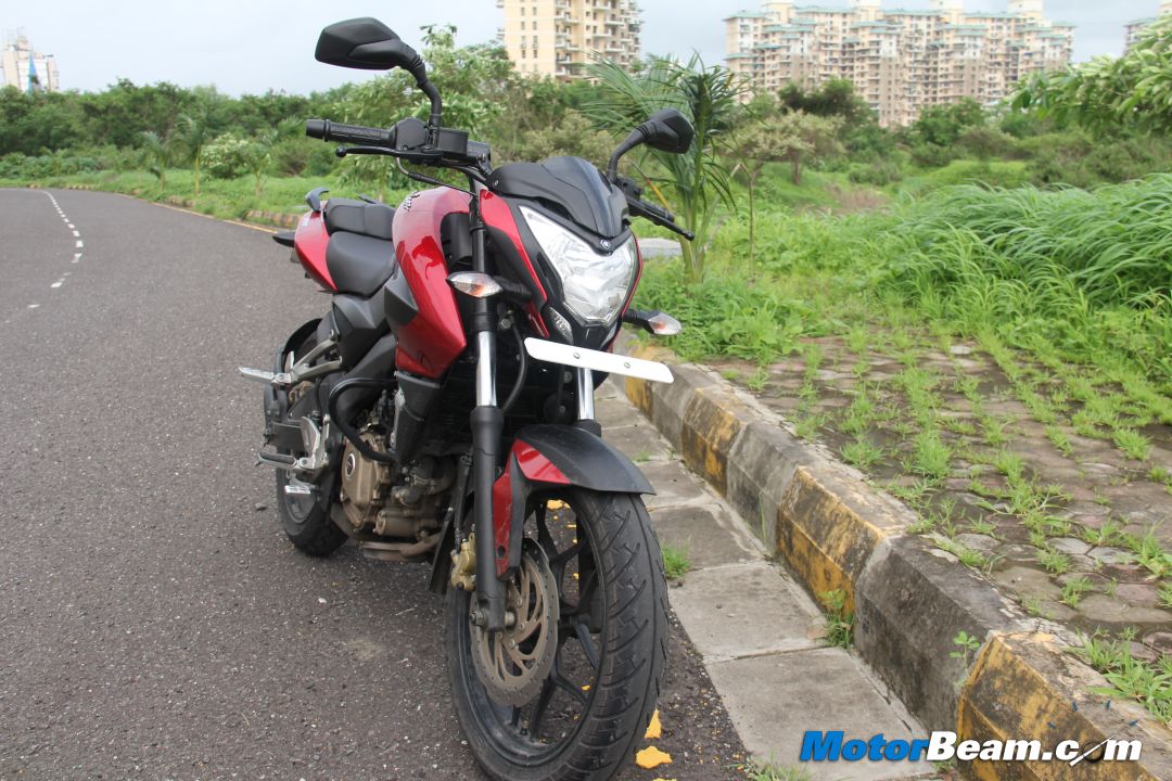 Pulsar 200 NS Test Ride Review