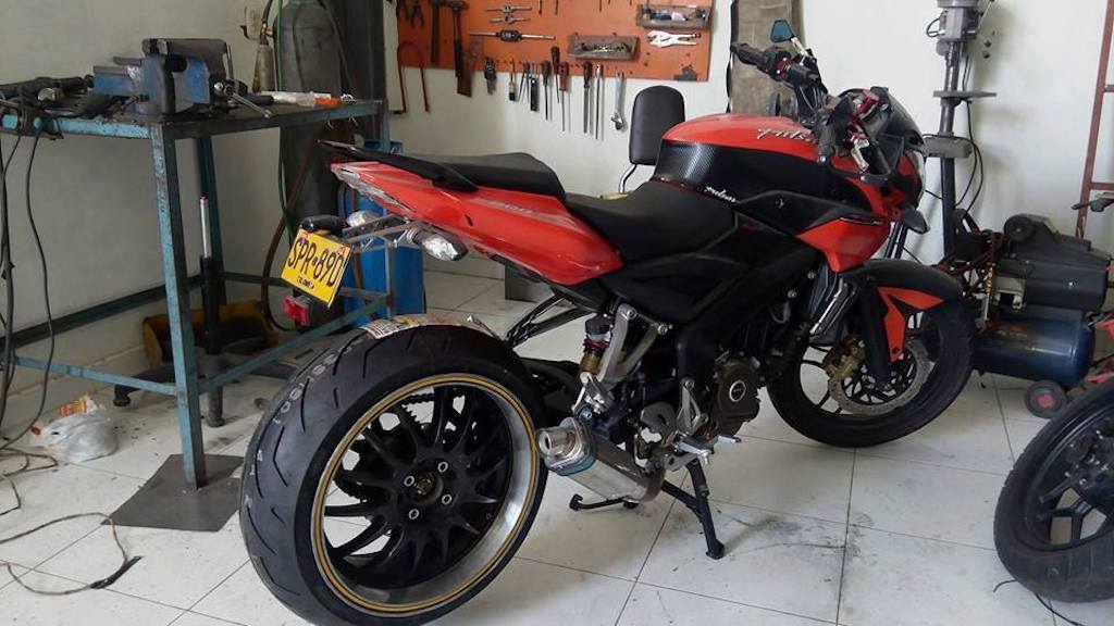 Pulsar 200 NS modified