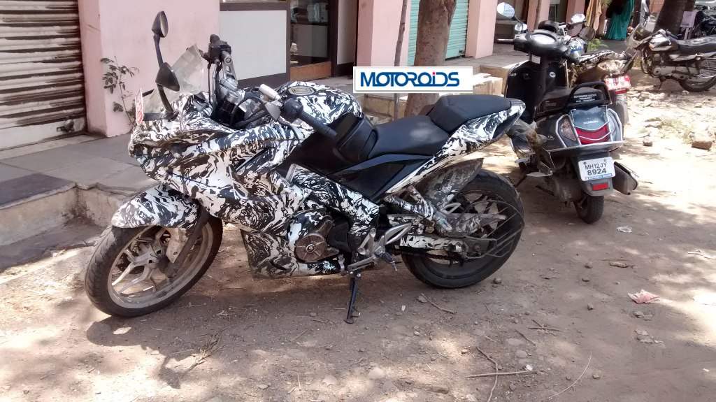 Pulsar 400 SS Spy Shot