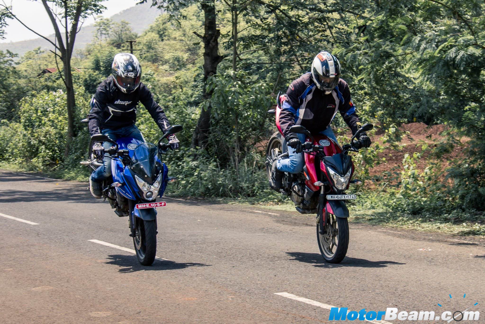 Pulsar AS 200 vs Pulsar 200 NS Review