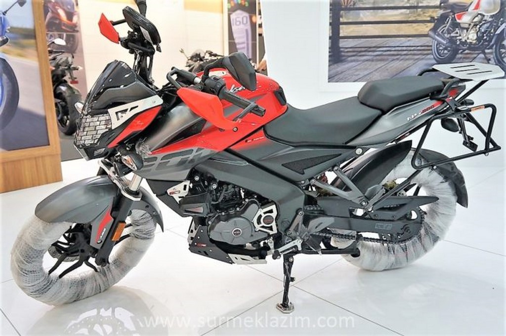 Pulsar NS 200 Adventure Edition Side