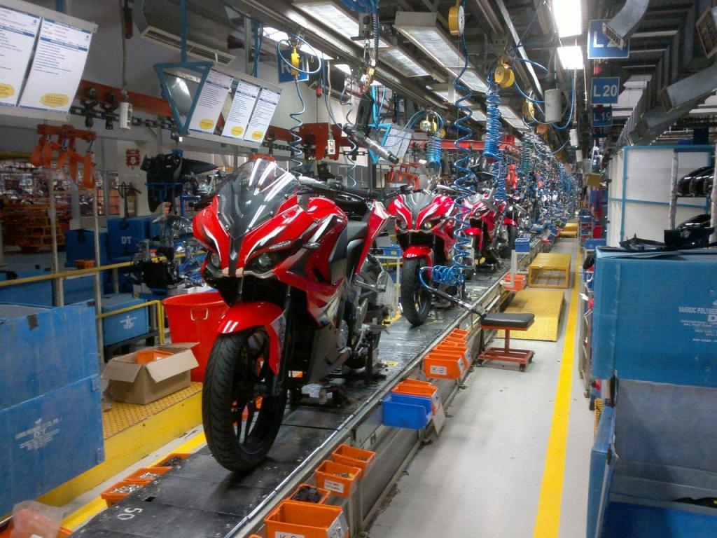 Pulsar RS 200 Production