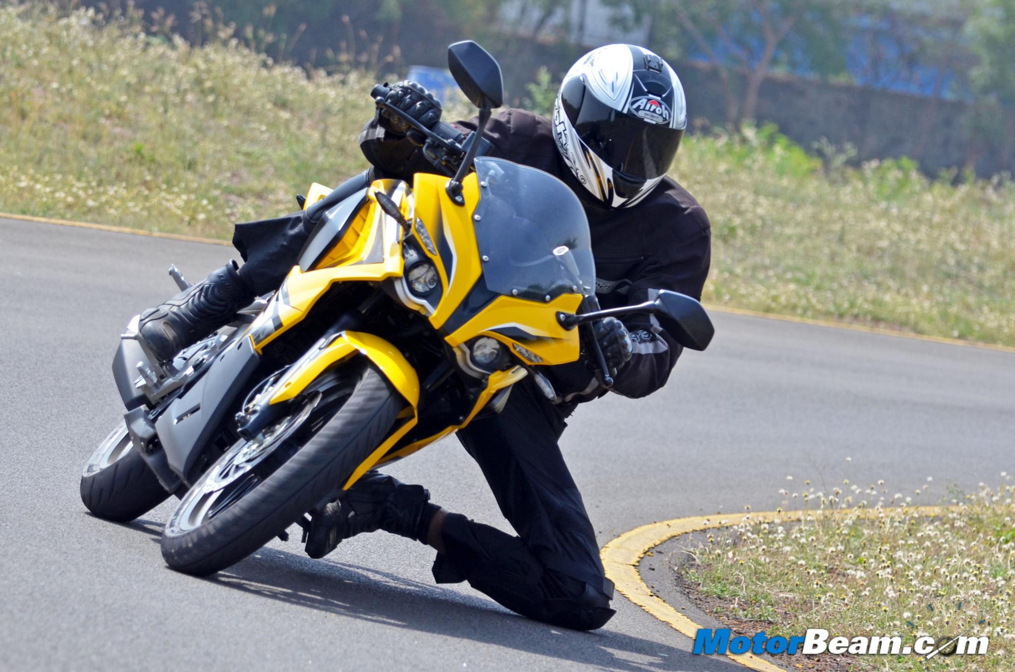 Pulsar RS 200 Track Review