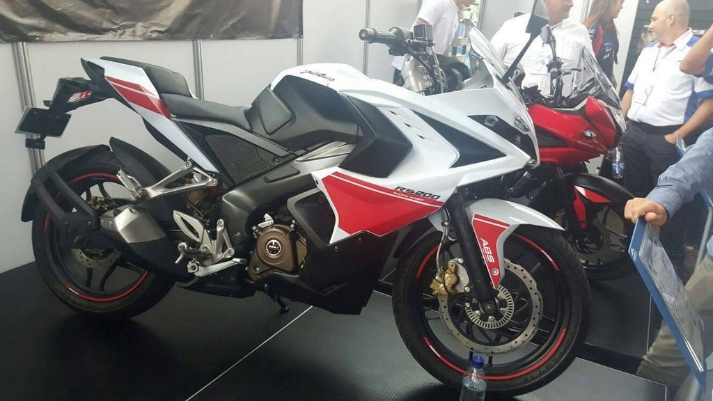 Pulsar RS 200 White Red Side