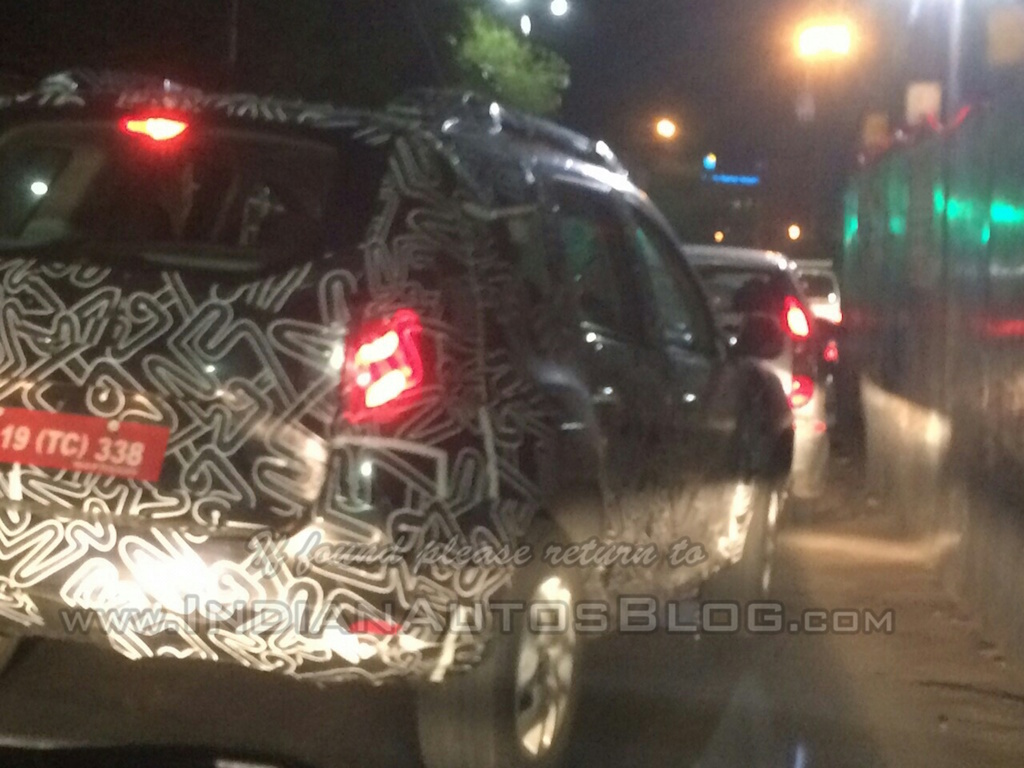 Renault Duster Facelift India Spy Shot