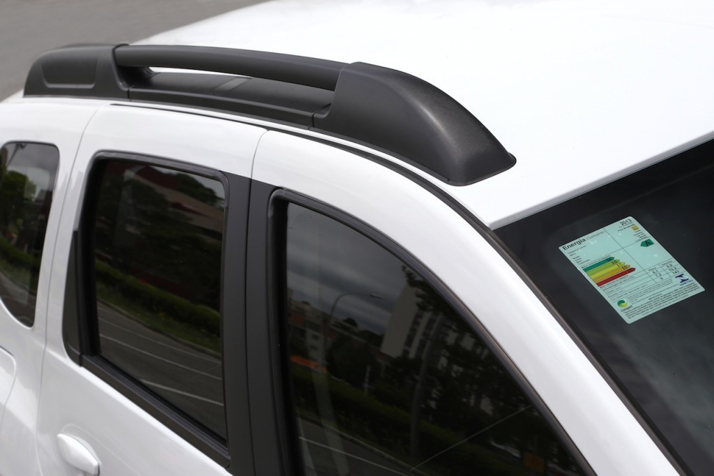 Renault Duster Road Tech II Edition Roof Rail