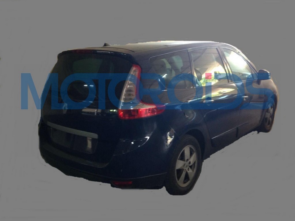 Renault Grand Scenic Spied