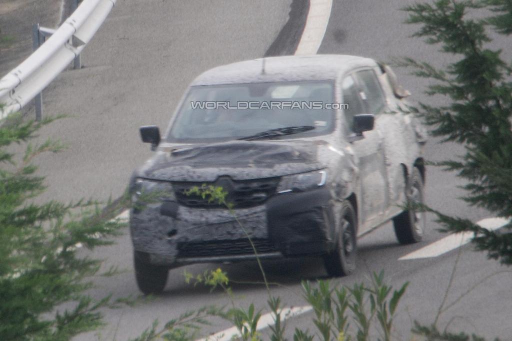 Renault Low Cost Crossover Spied