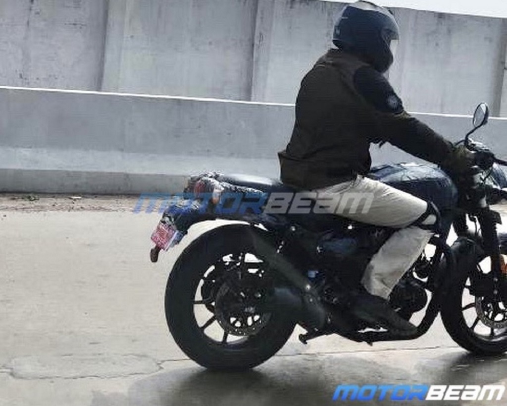 Royal Enfield Hunter Spotted Rear