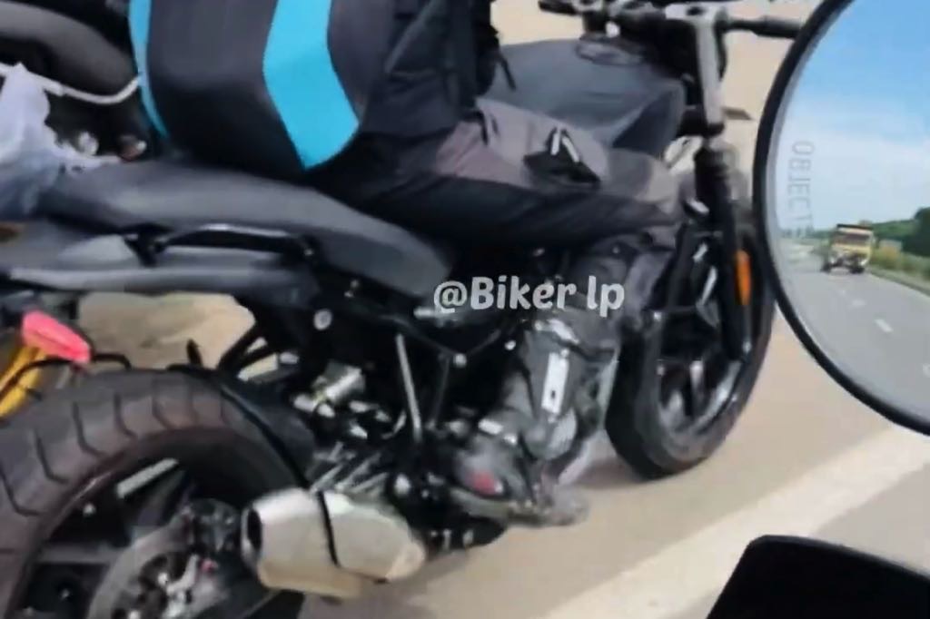 Royal Enfield Roadster 450 Spied