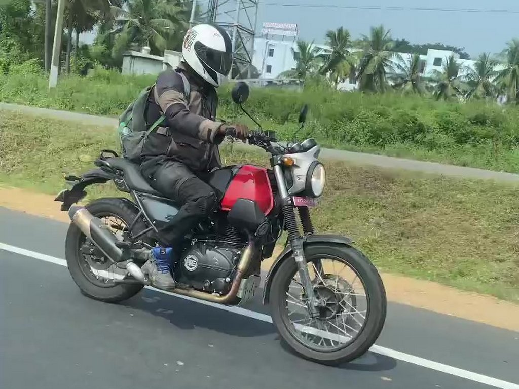 Royal Enfield Scram 411 Spotted