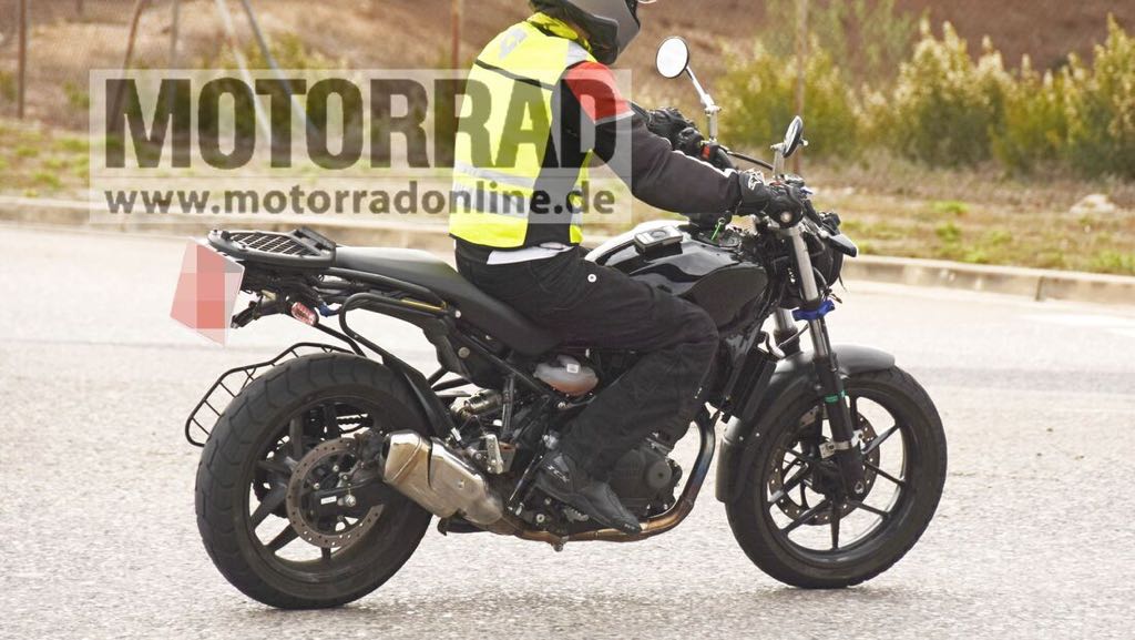 Royal Enfield Scram 450 Spied