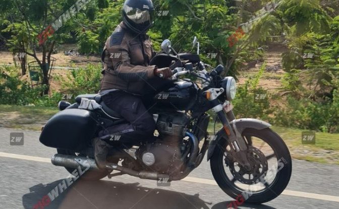 Royal Enfield Super Meteor 650 Bagger Spotted