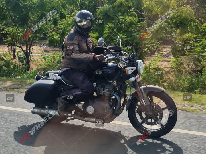 Royal Enfield Super Meteor 650 Bagger Spotted