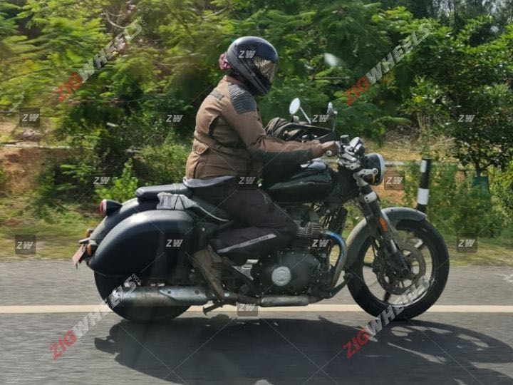 Royal Enfield Super Meteor 650 Bagger Spy Shot