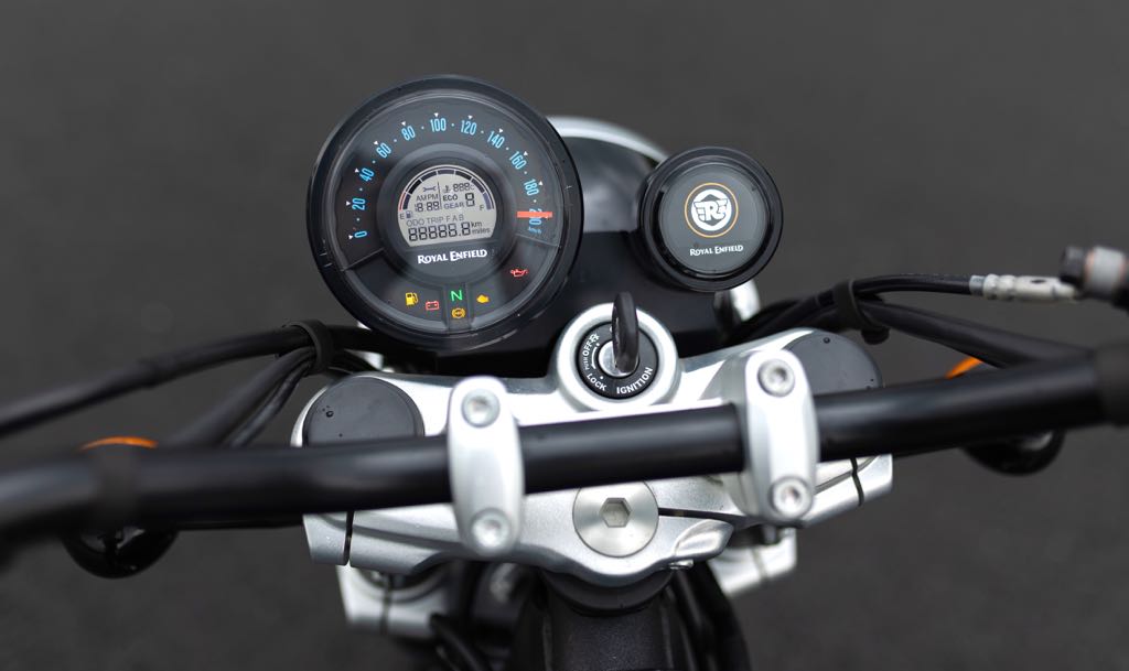 Royal Enfield Super Meteor 650 Instrument Cluster