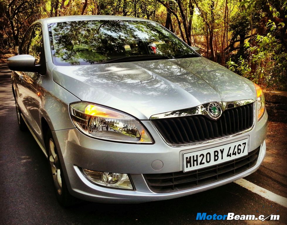 Discontinued Skoda Rapid 2016 Images