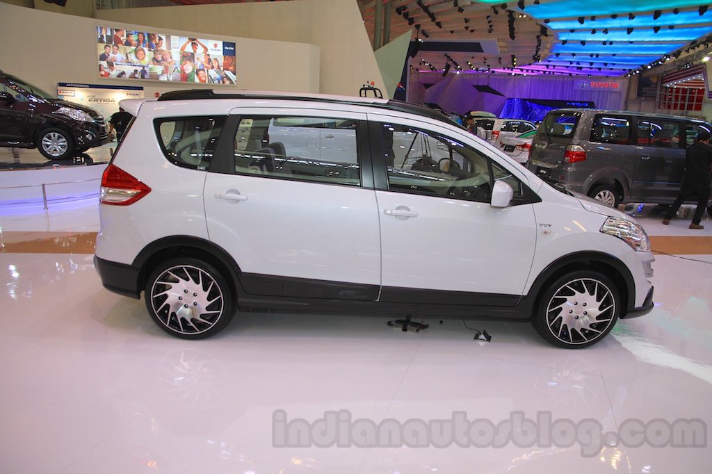 Suzuki Ertiga Crossover Concept Side 2015 GIIAS