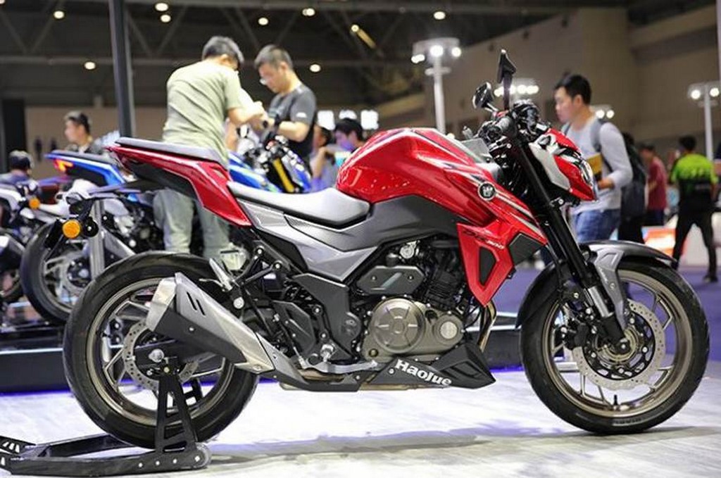 Suzuki GSX S300