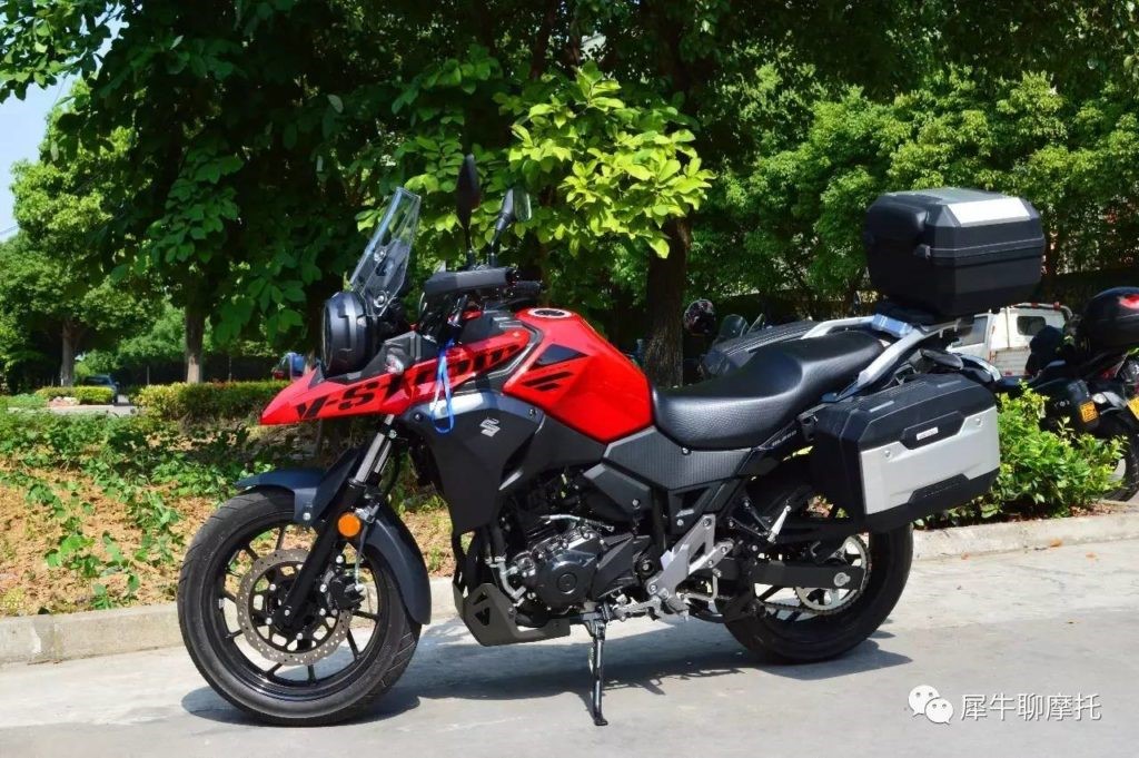 Suzuki V-Strom 250 Side