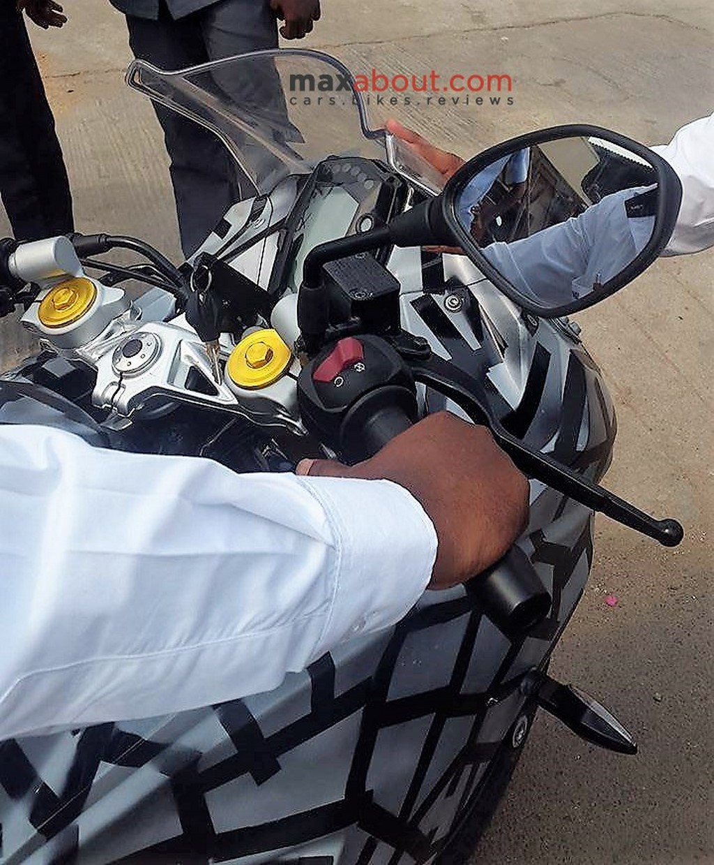 TVS Apache RR 310S Handlebar Spied